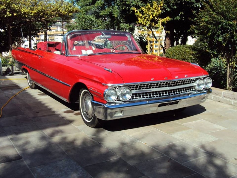 1961 Ford Galaxie Sunliner